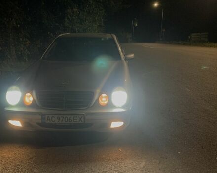 Сірий Мерседес Е-Клас, об'ємом двигуна 3.2 л та пробігом 480 тис. км за 4000 $, фото 1 на Automoto.ua