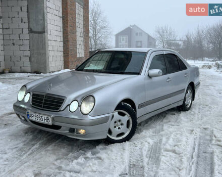 Серый Мерседес Е-Класс, объемом двигателя 2.2 л и пробегом 400 тыс. км за 3700 $, фото 1 на Automoto.ua