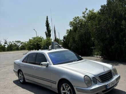 Мерседес Е-Клас 2000 у Баштанке на Automoto.ua Сірий Мерседес Е-Клас, об'ємом двигуна 3.2 л та пробігом 450 тис. км за 3790 $, фото 1 на Automoto.ua