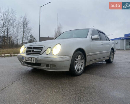 Сірий Мерседес Е-Клас, об'ємом двигуна 3.2 л та пробігом 318 тис. км за 4000 $, фото 1 на Automoto.ua