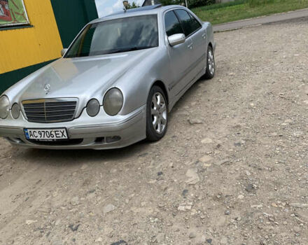 Серый Мерседес Е-Класс, объемом двигателя 3.22 л и пробегом 487 тыс. км за 3900 $, фото 1 на Automoto.ua