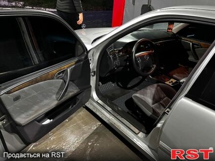 Мерседес Е-Класс 2000 в Хмельницком на Automoto.ua Серый Мерседес Е-Класс, объемом двигателя 2.7 л и пробегом 0 тыс. км за 4400 $, фото 1 на Automoto.ua