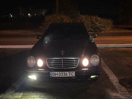 Серый Мерседес Е-Класс, объемом двигателя 2.2 л и пробегом 320 тыс. км за 4200 $, фото 1 на Automoto.ua