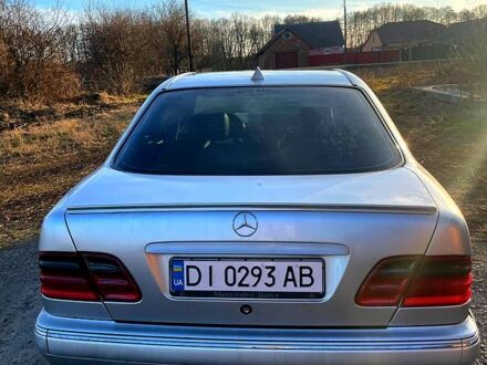 Мерседес Е-Клас 2000 у Вінниці на Automoto.ua Сірий Мерседес Е-Клас, об'ємом двигуна 3.2 л та пробігом 430 тис. км за 3500 $, фото 1 на Automoto.ua