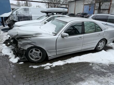 Серый Мерседес Е-Класс, объемом двигателя 0 л и пробегом 270 тыс. км за 1000 $, фото 1 на Automoto.ua