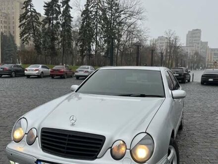 Серый Мерседес Е-Класс, объемом двигателя 3.2 л и пробегом 350 тыс. км за 5500 $, фото 1 на Automoto.ua