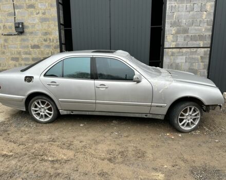 Сірий Мерседес Е-Клас, об'ємом двигуна 3.2 л та пробігом 390 тис. км за 2400 $, фото 1 на Automoto.ua