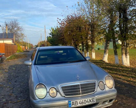 Сірий Мерседес Е-Клас, об'ємом двигуна 2 л та пробігом 407 тис. км за 3000 $, фото 1 на Automoto.ua