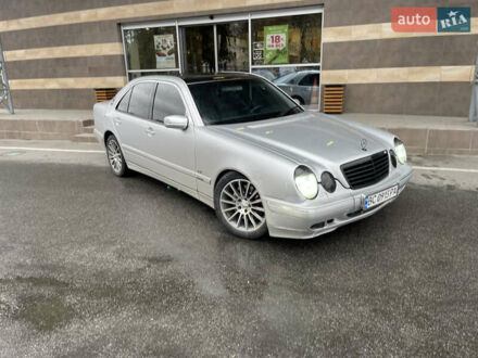 Мерседес Е-Клас 2000 у Тернополі на Automoto.ua Сірий Мерседес Е-Клас, об'ємом двигуна 4.3 л та пробігом 290 тис. км за 7777 $, фото 1 на Automoto.ua