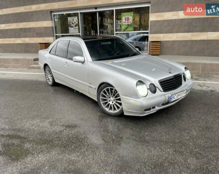 Сірий Мерседес Е-Клас, об'ємом двигуна 4.3 л та пробігом 290 тис. км за 9888 $, фото 1 на Automoto.ua