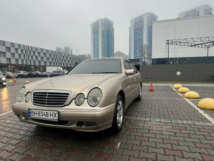 Серый Мерседес Е-Класс, объемом двигателя 2.1 л и пробегом 320 тыс. км за 4300 $, фото 1 на Automoto.ua