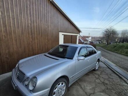 Серый Мерседес Е-Класс, объемом двигателя 2.69 л и пробегом 330 тыс. км за 3700 $, фото 1 на Automoto.ua