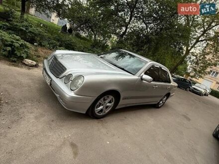 Серый Мерседес Е-Класс, объемом двигателя 2 л и пробегом 370 тыс. км за 3000 $, фото 1 на Automoto.ua
