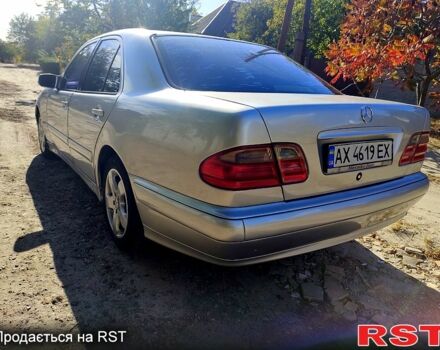 Серый Мерседес Е-Класс, объемом двигателя 2.8 л и пробегом 287 тыс. км за 2300 $, фото 1 на Automoto.ua