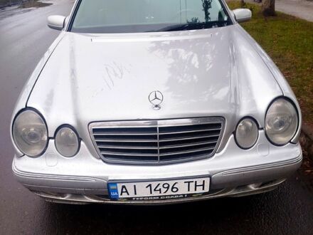 Серый Мерседес Е-Класс, объемом двигателя 2.1 л и пробегом 450 тыс. км за 2850 $, фото 1 на Automoto.ua