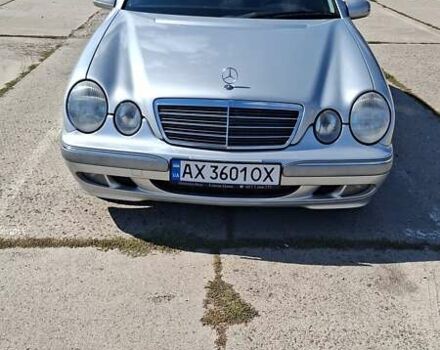 Серый Мерседес Е-Класс, объемом двигателя 2 л и пробегом 170 тыс. км за 7700 $, фото 1 на Automoto.ua