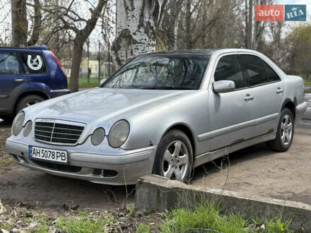 Мерседес Е-Класс 2000 в Дружковке на Automoto.ua Серый Мерседес Е-Класс, объемом двигателя 2.2 л и пробегом 491 тыс. км за 3200 $, фото 1 на Automoto.ua