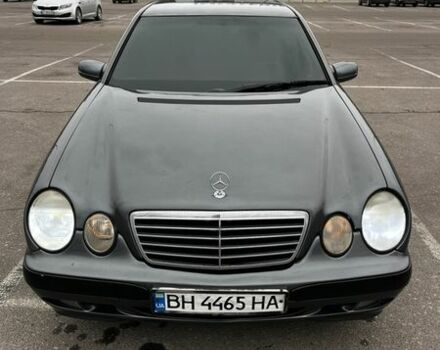 Сірий Мерседес Е-Клас, об'ємом двигуна 2 л та пробігом 350 тис. км за 5200 $, фото 1 на Automoto.ua