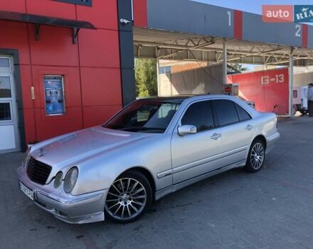 Сірий Мерседес Е-Клас, об'ємом двигуна 4.3 л та пробігом 290 тис. км за 4999 $, фото 1 на Automoto.ua