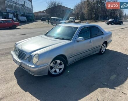 Сірий Мерседес Е-Клас, об'ємом двигуна 2.8 л та пробігом 400 тис. км за 2999 $, фото 1 на Automoto.ua