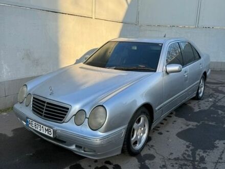 Серый Мерседес Е-Класс, объемом двигателя 3.2 л и пробегом 487 тыс. км за 4700 $, фото 1 на Automoto.ua