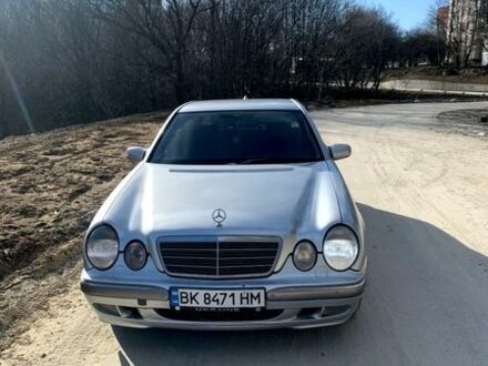 Сірий Мерседес Е-Клас, об'ємом двигуна 3.2 л та пробігом 284 тис. км за 4800 $, фото 1 на Automoto.ua