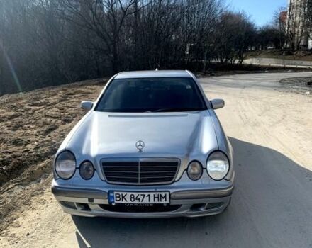 Серый Мерседес Е-Класс, объемом двигателя 3.2 л и пробегом 284 тыс. км за 4800 $, фото 1 на Automoto.ua