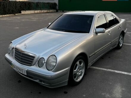 Серый Мерседес Е-Класс, объемом двигателя 2.4 л и пробегом 325 тыс. км за 3450 $, фото 1 на Automoto.ua