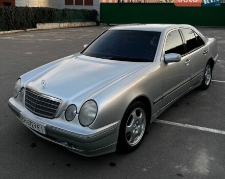 Серый Мерседес Е-Класс, объемом двигателя 2.4 л и пробегом 325 тыс. км за 3450 $, фото 1 на Automoto.ua