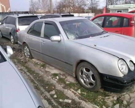 Сірий Мерседес Е-Клас, об'ємом двигуна 4.2 л та пробігом 1000 тис. км за 1472 $, фото 1 на Automoto.ua
