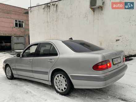 Серый Мерседес Е-Класс, объемом двигателя 2 л и пробегом 280 тыс. км за 3800 $, фото 1 на Automoto.ua