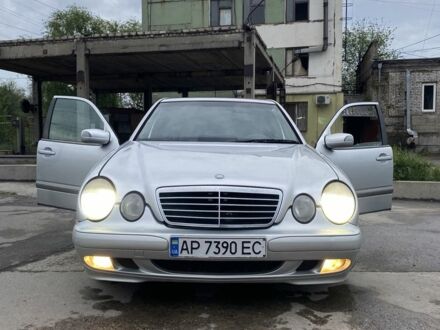 Мерседес Е-Класс 2000 в Запорожье на Automoto.ua Серый Мерседес Е-Класс, объемом двигателя 2.1 л и пробегом 344 тыс. км за 2300 $, фото 1 на Automoto.ua