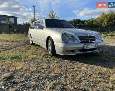 Сірий Мерседес Е-Клас, об'ємом двигуна 3.2 л та пробігом 265 тис. км за 4999 $, фото 1 на Automoto.ua