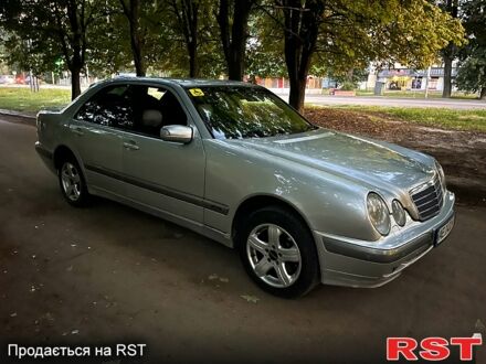 Сірий Мерседес Е-Клас, об'ємом двигуна 3.2 л та пробігом 300 тис. км за 5555 $, фото 1 на Automoto.ua