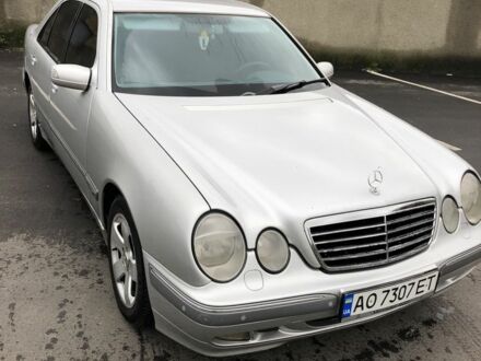Мерседес Е-Класс 2001 в Перечине на Automoto.ua Серый Мерседес Е-Класс, объемом двигателя 3.2 л и пробегом 500 тыс. км за 4500 $, фото 1 на Automoto.ua
