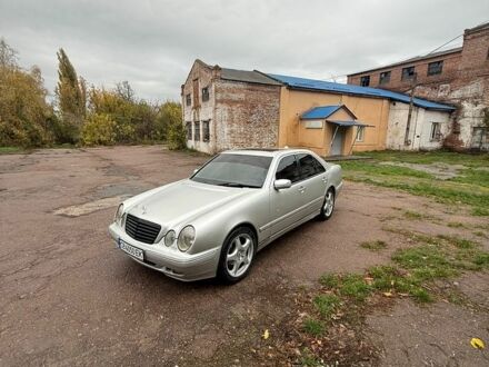 Сірий Мерседес Е-Клас, об'ємом двигуна 2 л та пробігом 340 тис. км за 3550 $, фото 1 на Automoto.ua