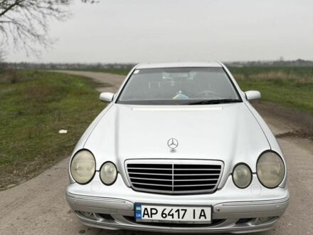 Серый Мерседес Е-Класс, объемом двигателя 2.2 л и пробегом 360 тыс. км за 3500 $, фото 1 на Automoto.ua