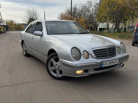 Серый Мерседес Е-Класс, объемом двигателя 2.8 л и пробегом 350 тыс. км за 4300 $, фото 1 на Automoto.ua