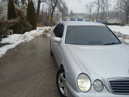 Серый Мерседес Е-Класс, объемом двигателя 2.7 л и пробегом 380 тыс. км за 5200 $, фото 1 на Automoto.ua