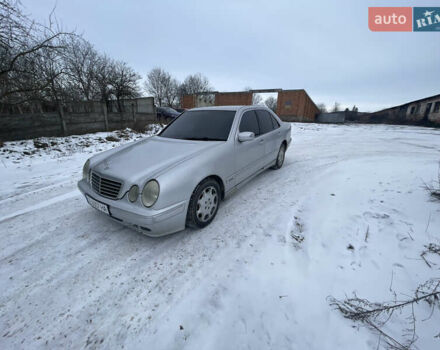 Серый Мерседес Е-Класс, объемом двигателя 2.69 л и пробегом 340 тыс. км за 3200 $, фото 1 на Automoto.ua