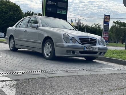 Мерседес Е-Класс 2001 в Виноградове на Automoto.ua Серый Мерседес Е-Класс, объемом двигателя 2.1 л и пробегом 350 тыс. км за 3700 $, фото 1 на Automoto.ua