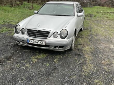 Сірий Мерседес Е-Клас, об'ємом двигуна 2.1 л та пробігом 480 тис. км за 2900 $, фото 1 на Automoto.ua