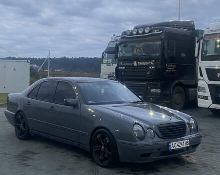 Сірий Мерседес Е-Клас, об'ємом двигуна 3.2 л та пробігом 380 тис. км за 4400 $, фото 1 на Automoto.ua
