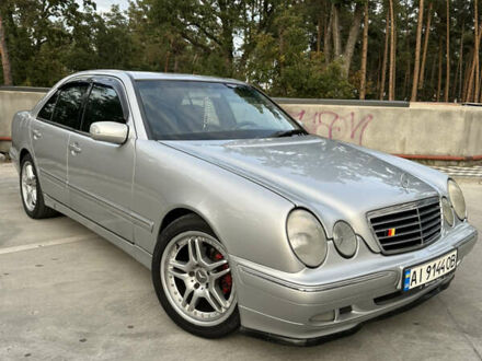 Мерседес Е-Класс 2001 в Ирпене на Automoto.ua Серый Мерседес Е-Класс, объемом двигателя 2 л и пробегом 327 тыс. км за 4700 $, фото 1 на Automoto.ua