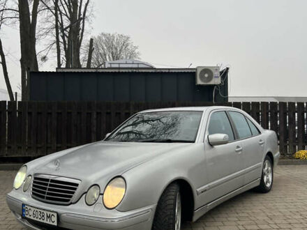 Серый Мерседес Е-Класс, объемом двигателя 3.2 л и пробегом 347 тыс. км за 4700 $, фото 1 на Automoto.ua
