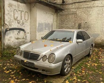 Мерседес Е-Класс 2001 в Шостке на Automoto.ua Серый Мерседес Е-Класс, объемом двигателя 4.3 л и пробегом 530 тыс. км за 4000 $, фото 1 на Automoto.ua