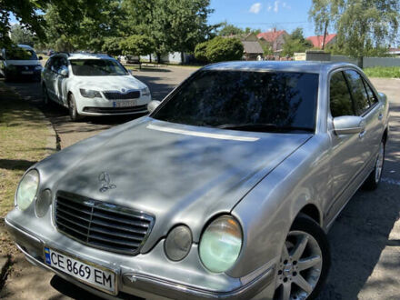 Мерседес Е-Класс 2001 в Черновцах на Automoto.ua Серый Мерседес Е-Класс, объемом двигателя 2.6 л и пробегом 350 тыс. км за 3333 $, фото 1 на Automoto.ua