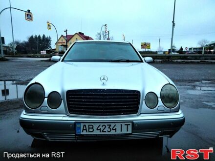 Сірий Мерседес Е-Клас, об'ємом двигуна 3.2 л та пробігом 200 тис. км за 3700 $, фото 1 на Automoto.ua