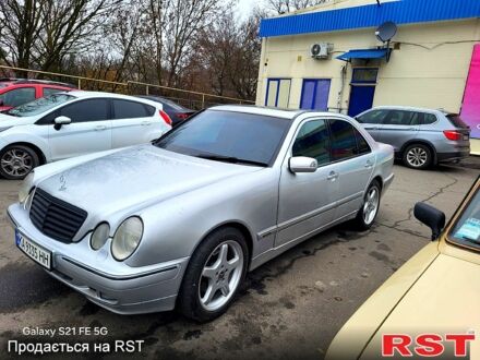 Сірий Мерседес Е-Клас, об'ємом двигуна 3.2 л та пробігом 250 тис. км за 3500 $, фото 1 на Automoto.ua