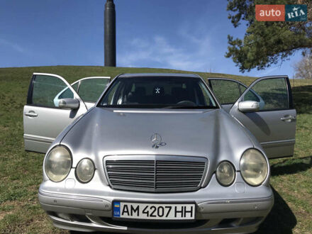 Мерседес Е-Класс 2001 в Житомире на Automoto.ua Серый Мерседес Е-Класс, объемом двигателя 2 л и пробегом 300 тыс. км за 4800 $, фото 1 на Automoto.ua